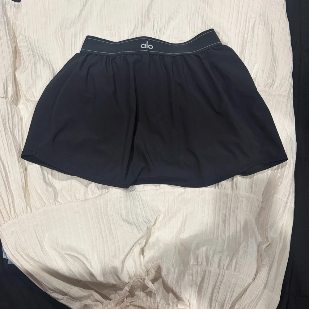 ALO Yoga Black Athletic Skort-Style Shorts